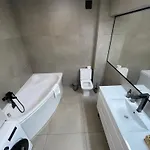 Lux світло не вимикають شقة أوزهورود